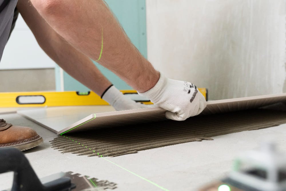 Réalisation d’un dallage intérieur en carreaux ciment