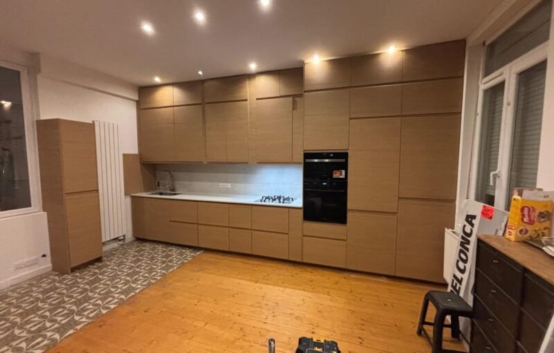 Cuisine modulaire à reconfiguration magnétique
