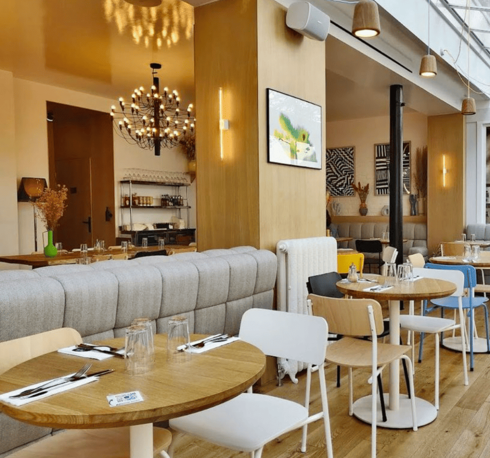 Cuisine équipée avec électroménager haut de gamme